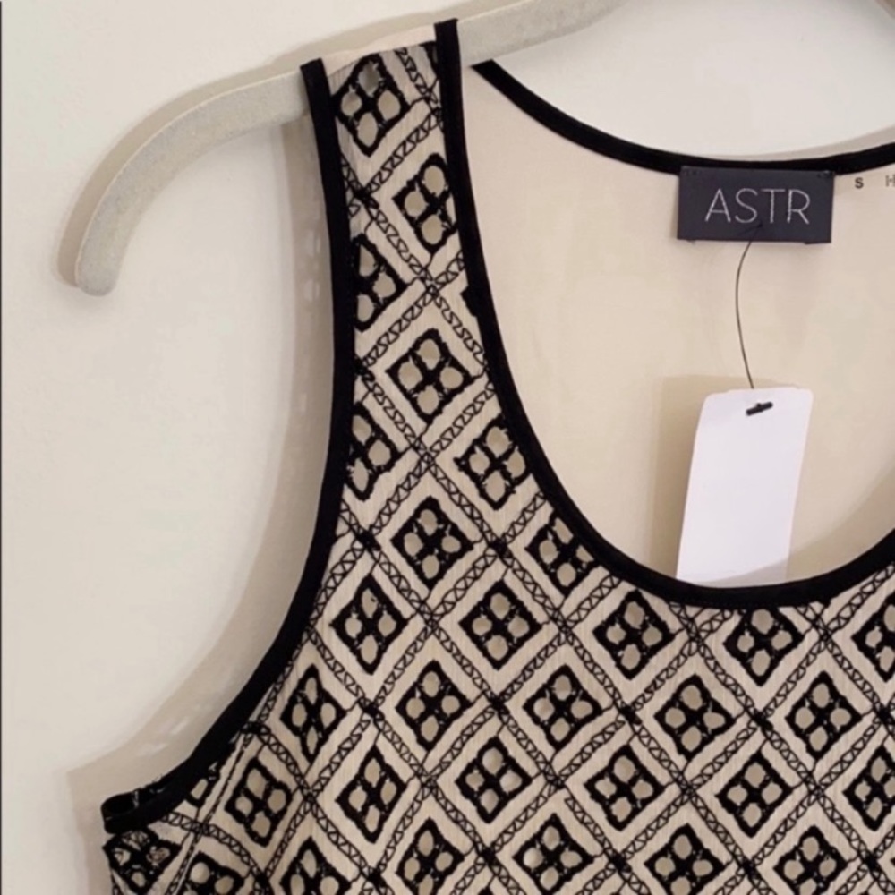 ASTR Cream and Black Patterned Tank - Picture 2 of 8